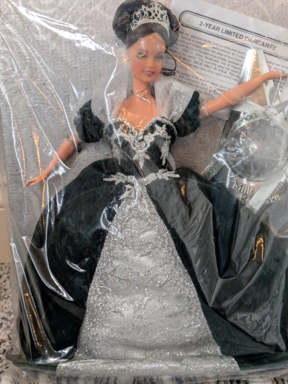 2000 Millennium Princess Teresa, Latina Barbie Holiday Edition, in forest green